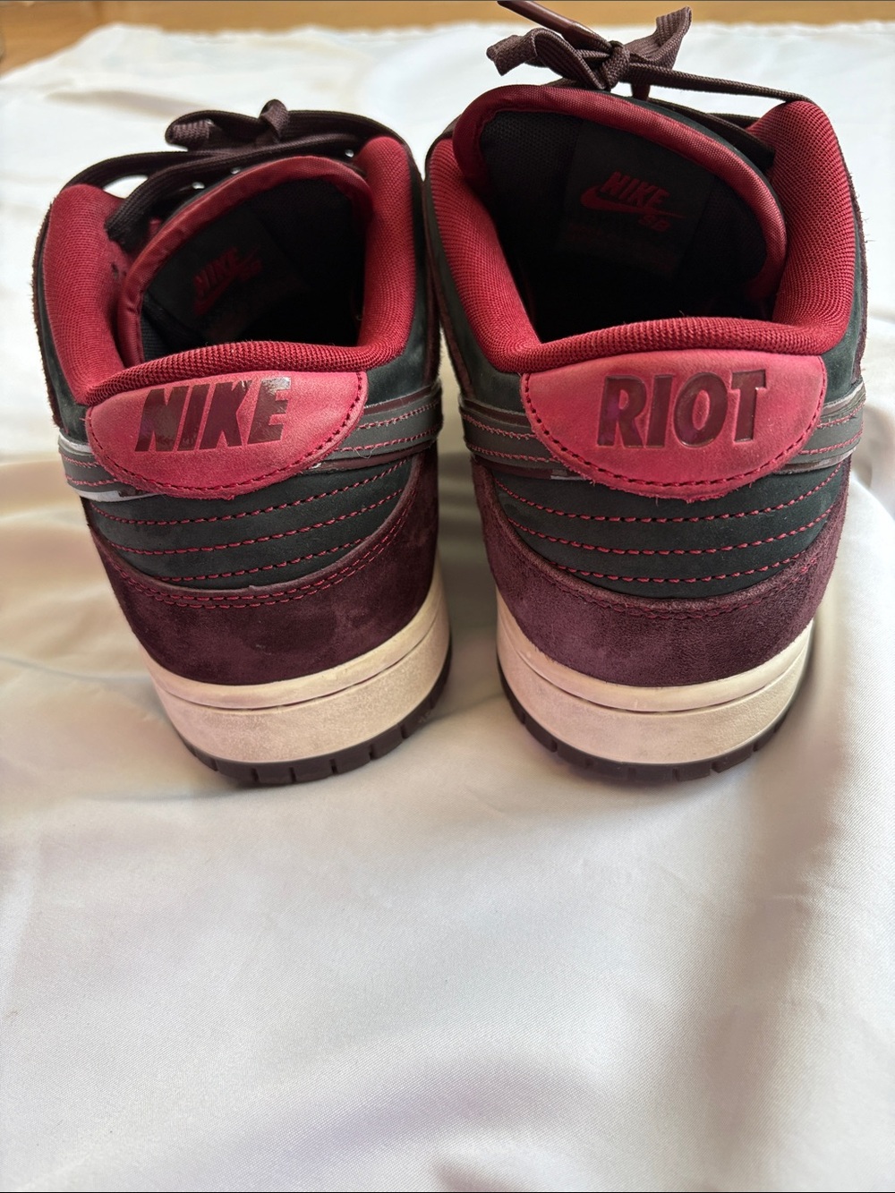 Nike Riot SB Dunks - Picture 5 of 8